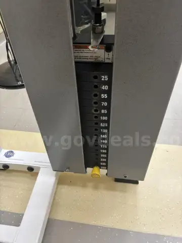 USED Paramount SHOULDER PRESS Machine for Auction
