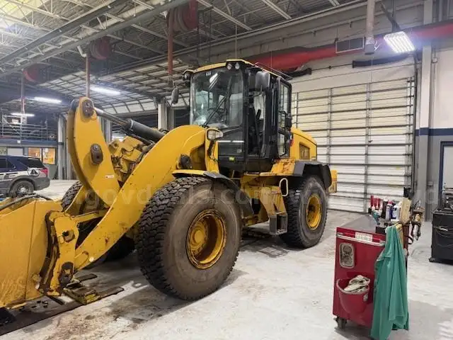 2014 Caterpillar 938K Wheel Loader, Bucket, Snowplow, and Wing Plow   **Low Hours**