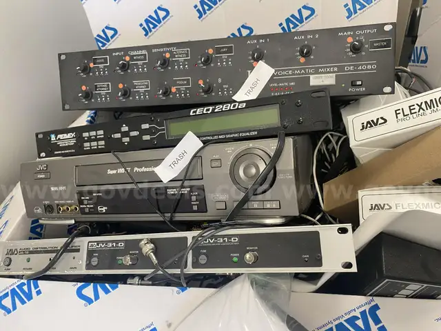 Audio /Visual equipment - Lot 168
