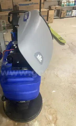 Windsor Saber Floor Scrubber