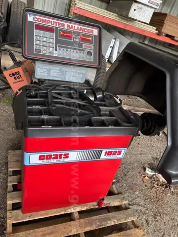 Coats 1025 tire balancer