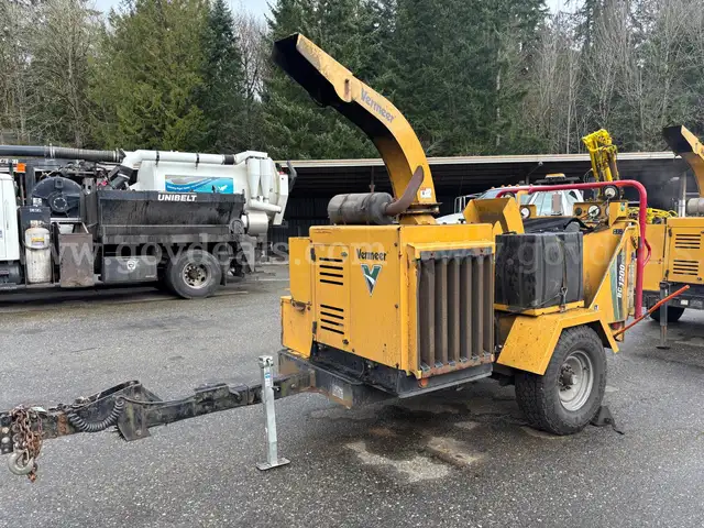Vermeer Woodchipper on Trailer