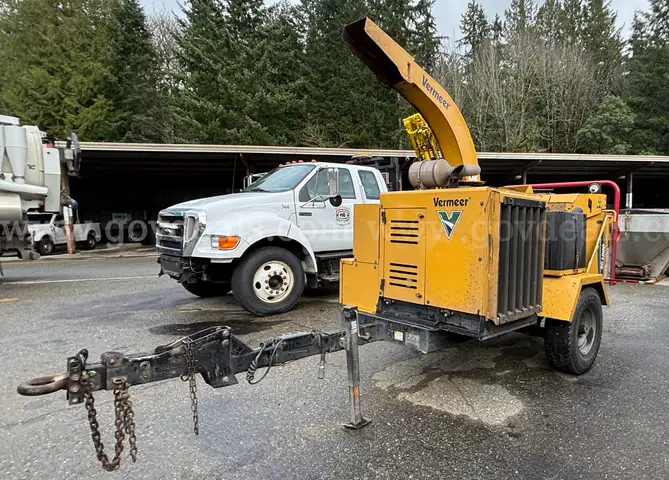 Vermeer Woodchipper on Trailer