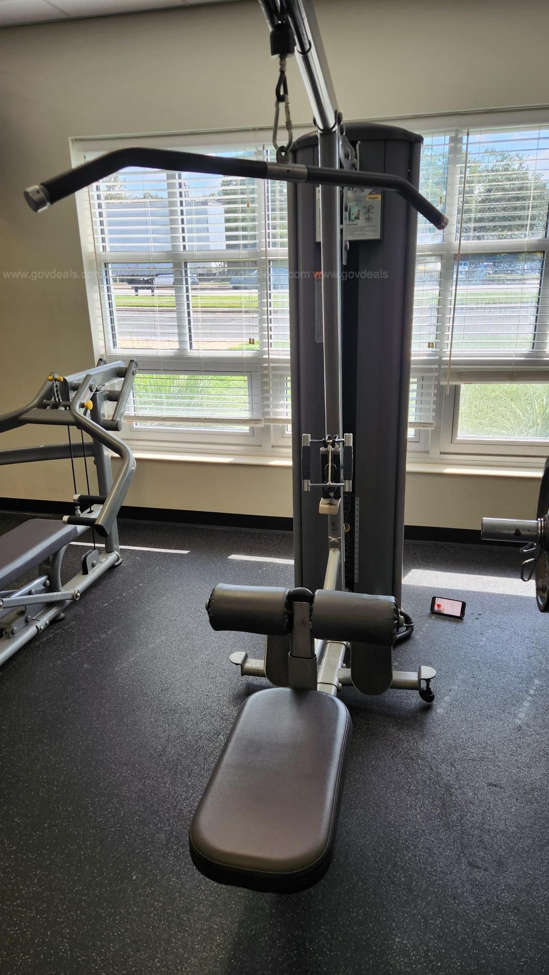 Paramount discount lat pulldown