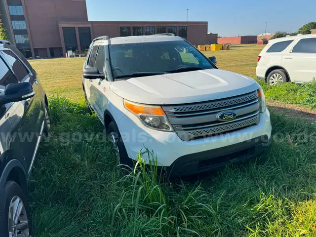 2013 Ford Explorer 4X4 SUV / 130007 - LOT4 - R