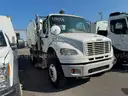 2017 Freightliner M2 Street Sweeper / 177058 - LOT40 - R