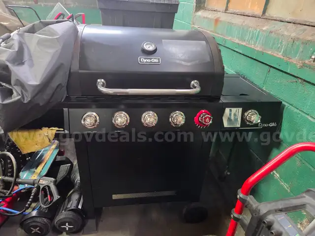 Dyna-Glo and Weber cooking grills