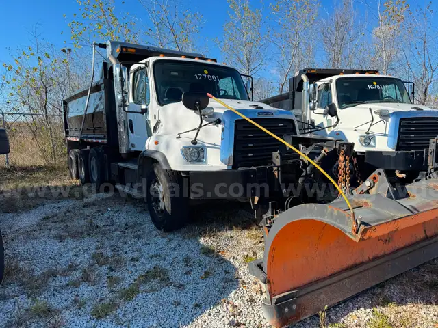 2017 Freightliner 114SD 19YD Tri Axle Dump Truck LOT357-177001-R