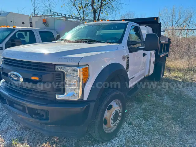 2017 Ford F-550 4x4 3YD Dump Truck LOT372-177086-R