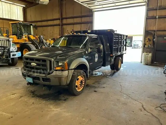 2005 Ford Dump