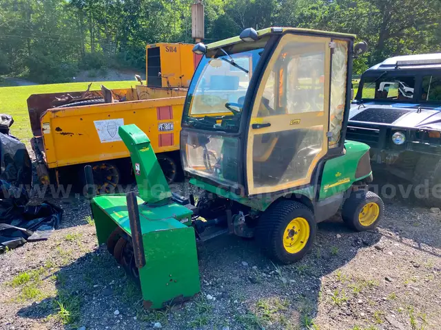John Deere 1445