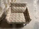 (1) Lounge Chair