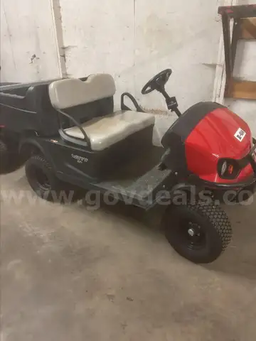 Cushman Hauler Golf Cart