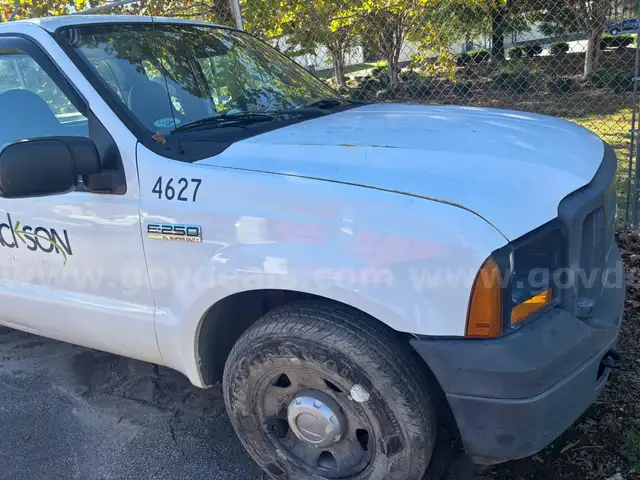 2007 Ford F-250 SD XL SuperCab 2WD