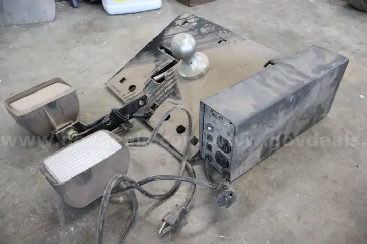 Gooseneck plate and ball