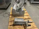 Meat slicer