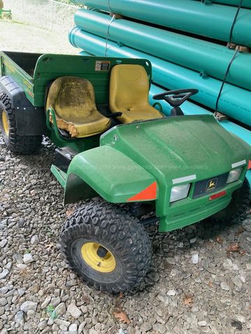 JOHN DEERE GATOR 4X2 | GovDeals