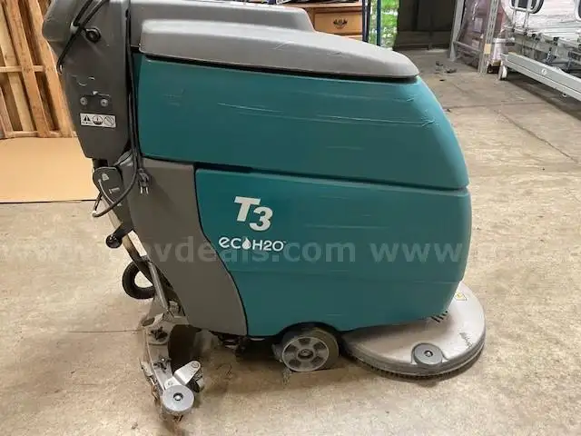 TENNENT ENVIRONMENTALLY FRIENDLY FLOOR SCRUBBER