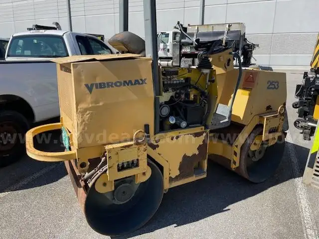 1999 VIBROMAXX 253 STEEL WHEEL ROLLER
