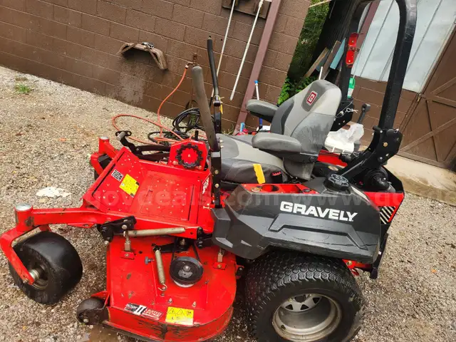 2017 GRAVELY PRO TURN 460