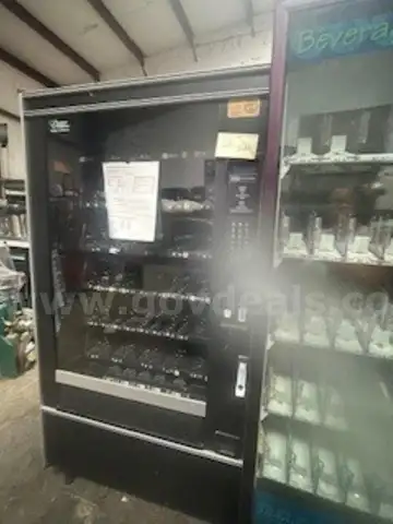 Beverage Vending Machine QTY-16