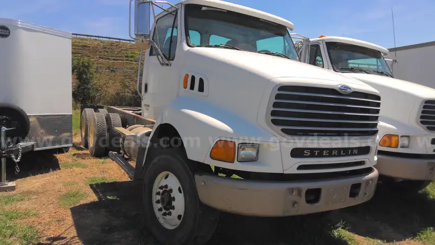 2005 STERLING LT9500 CHASSIS CAB