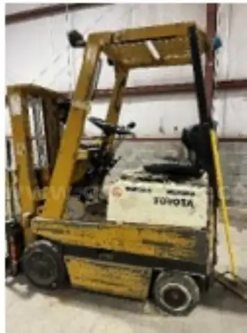 TOYOTA CA10 FORK LIFT