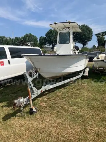 1999 TRITON ENFORCER 22&#x27; C/C BOAT