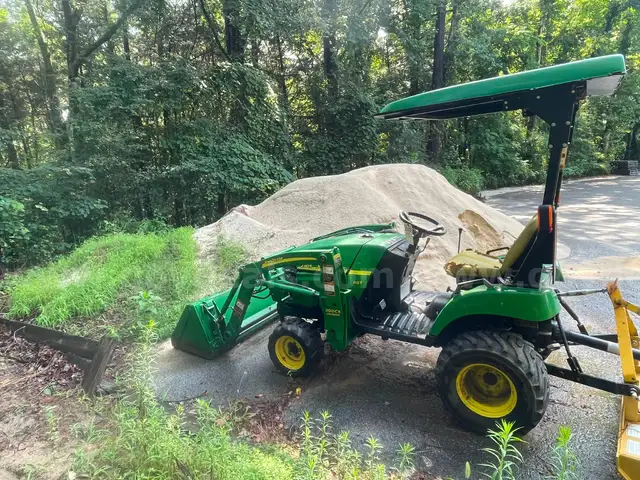 2008 JOHN DEERE 2305 MOWER