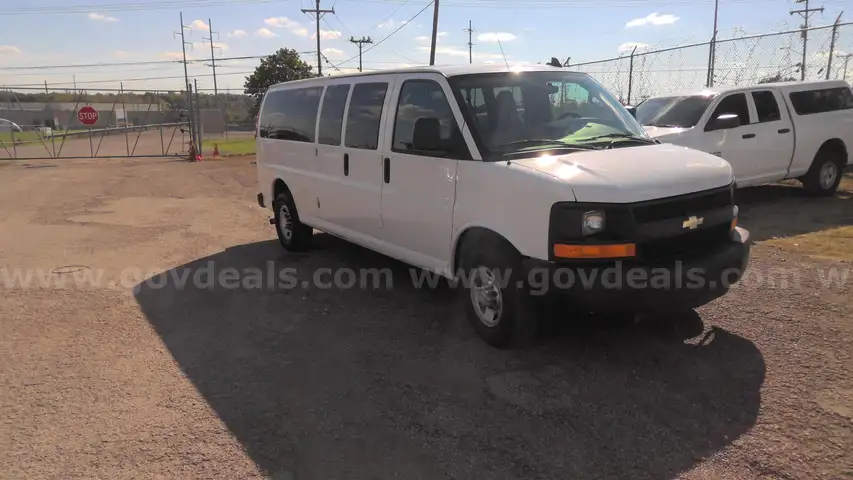 2017 CHEVROLET EXPRESS 3500