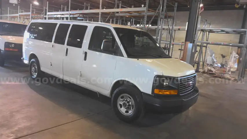 2015 GMC Savana 3500 EXTENDED PASSENGER VAN