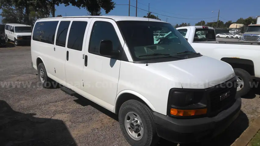 2015 GMC Savana 3500 EXTENDED PASSENGER VAN