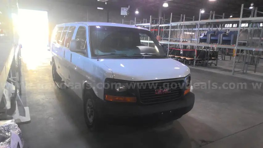 2015 GMC Savana 3500 EXTENDED PASSENGER VAN