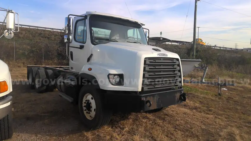2014 FREIGHTLINER 114SD CHASSIS CAB