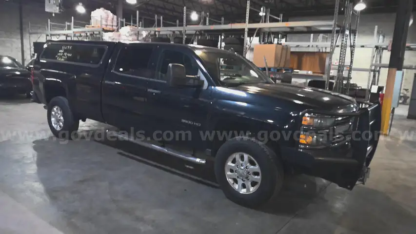 2015 CHEVROLET 3500 4WD CREW CAB