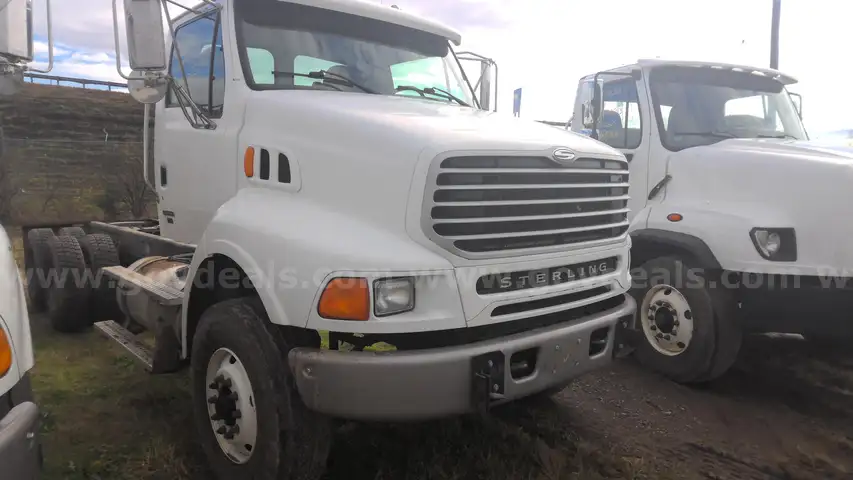 2005 STERLING LT9500 CHASSIS CAB