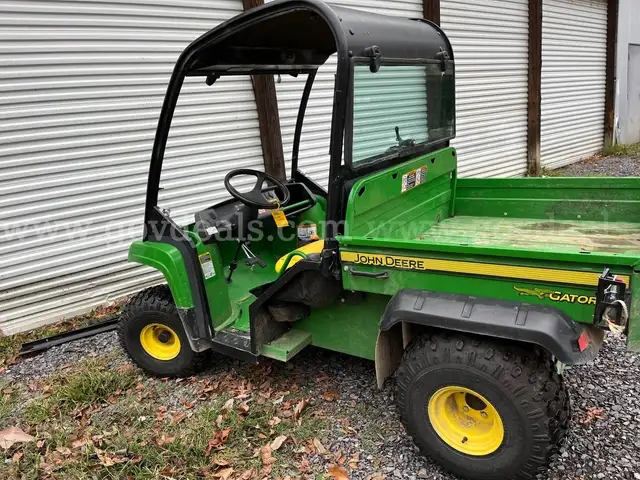 2016 JOHN DEERE GATOR