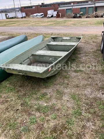ALUMACRAFT JON BOAT