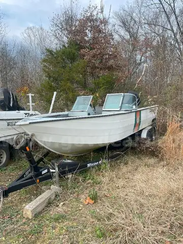 2007 TRITON DV206 SL WALLEYE BOAT W/MOTOR AND TRAILER