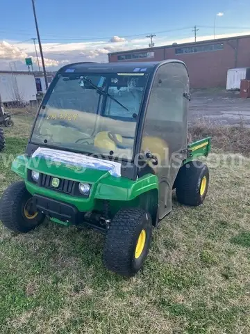 2018 JOHN DEERE GATOR 4x2
