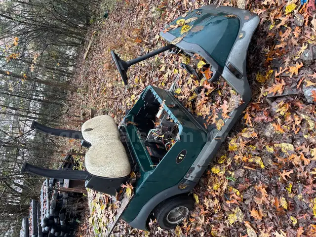 CLUB CAR GOLF CART (#3)