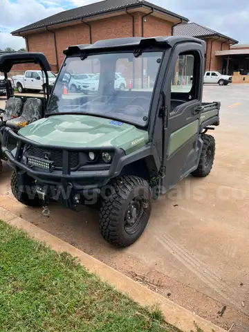 2021 John Deere XUV835M 4x4 Gator