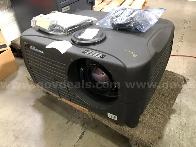 PROJECTOR: HD DLP