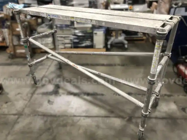 SCAFFOLDING: SINGLE LEVEL PORTABLE, ALUMINUM