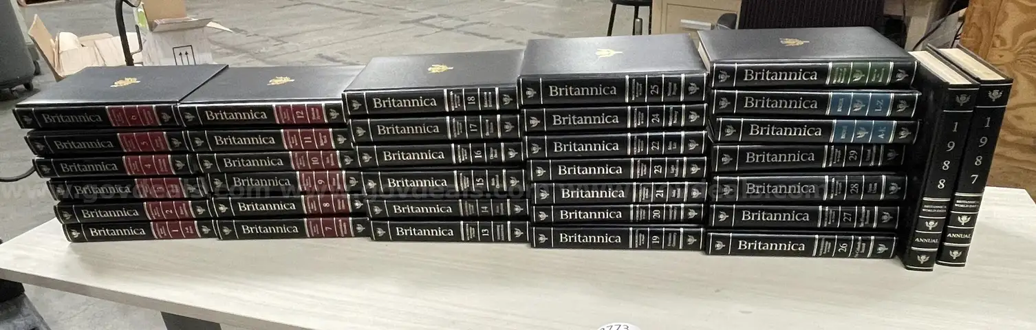 ENCYCLOPEDIA SET: LEATHER BOUND