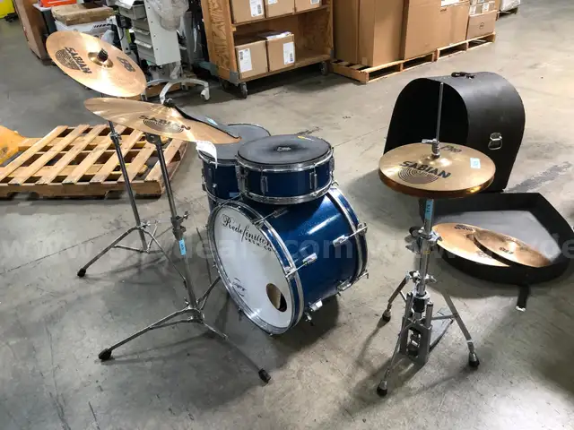 DRUM SET