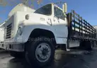 TRUCK: 24FT STAKEBED/ FLATBED
