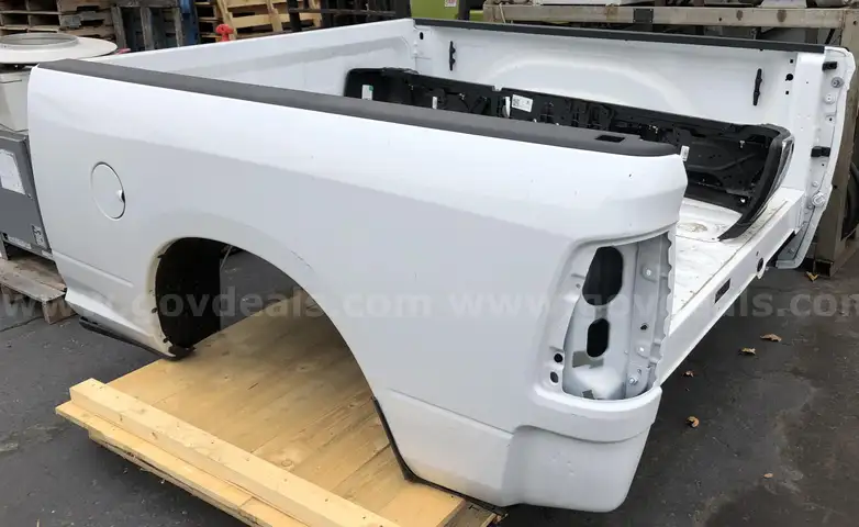 TRUCK BED: BRIGHT WHITE, 6&#x27;4