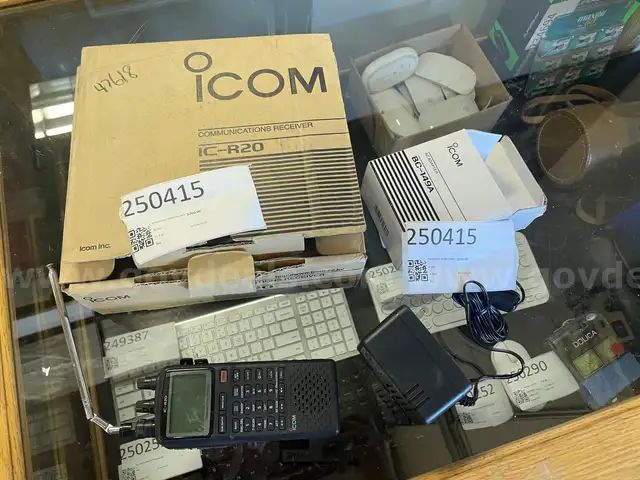 RECEIVER: HAM RADIO, HANDHELD