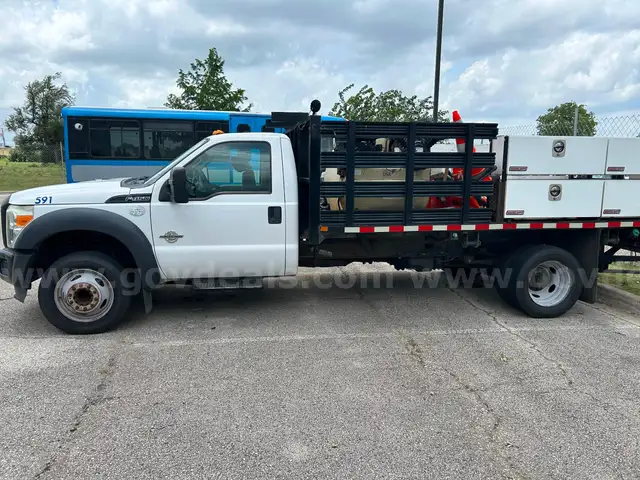 2016 FORD F-450 Reg Cab. Flat Bed  (Unit 591) Oil, Injectors and Hydroboost Leaks (Runs)